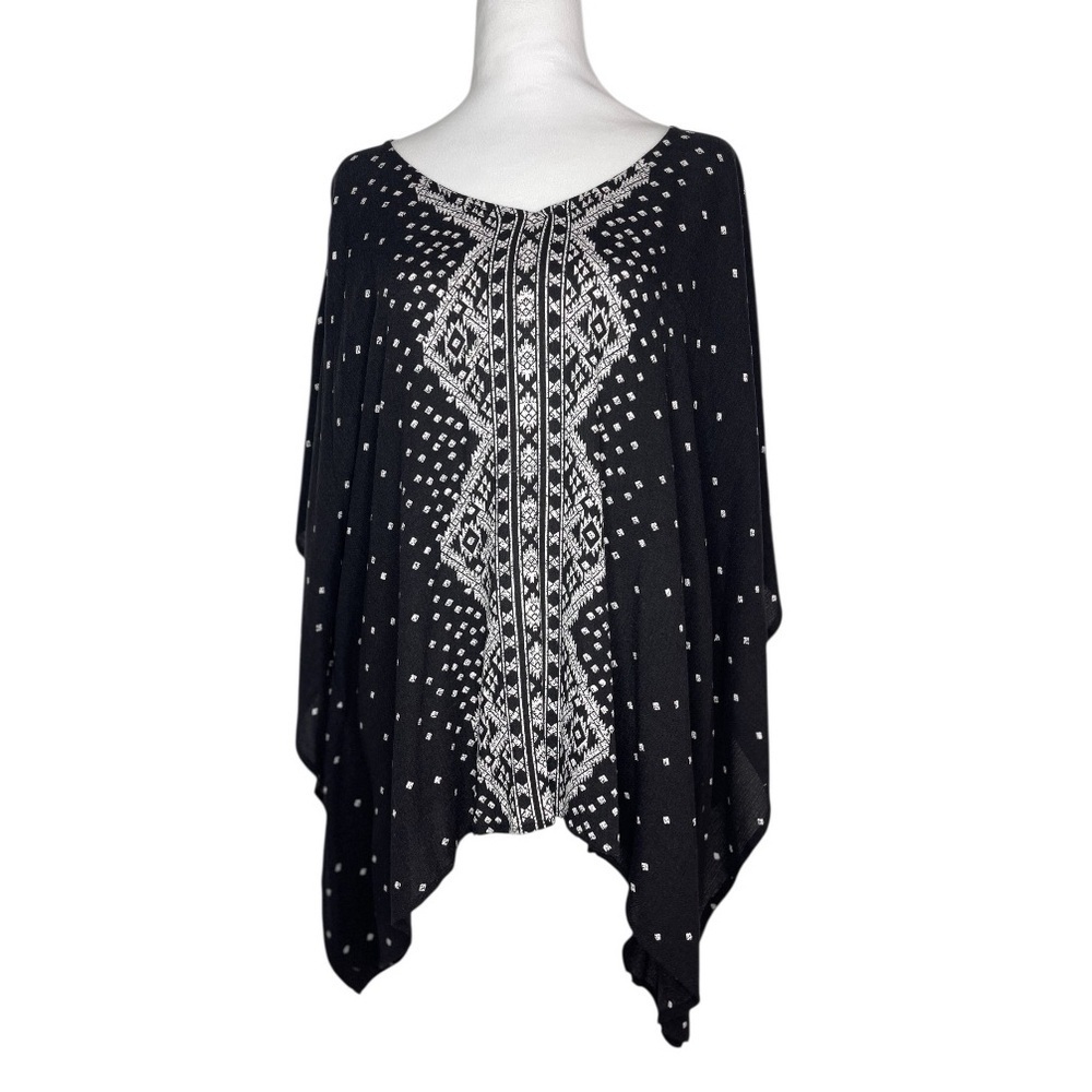 Chico's Monochrome Geometric Poncho Dolman Sleeves Light weight Size S-M Casual